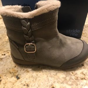 Suede Boots. Zip up.Stride Rite, like new. Gray